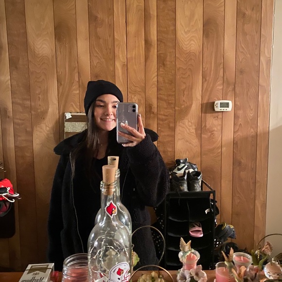 Meet your Posher, Alaiya - Picture 1 of 1